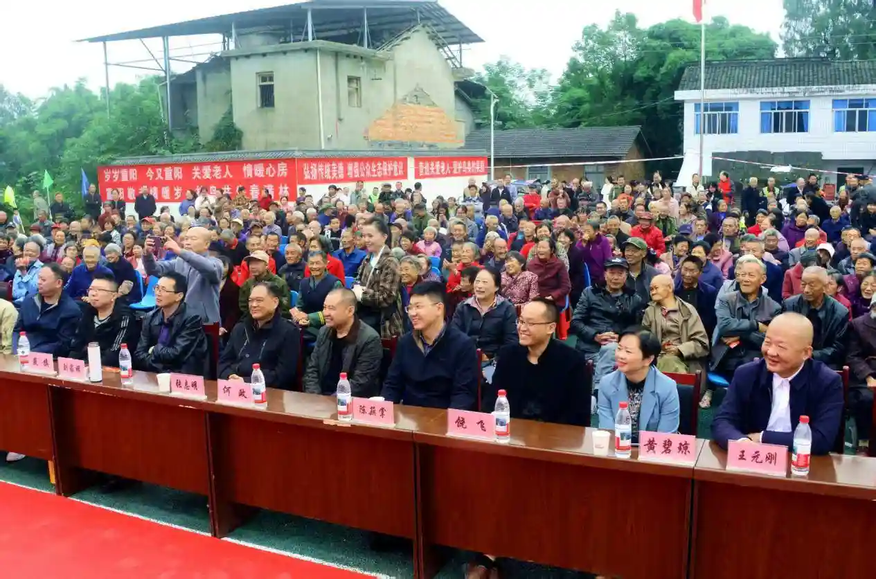 银龄护飞羽，生态谱新章——民建南充‘护鸟乡村行’点亮重阳