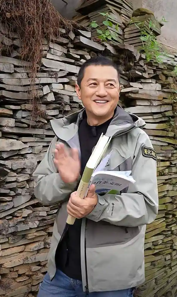 海哈金喜首现身，离婚官宣后无心之语引热议