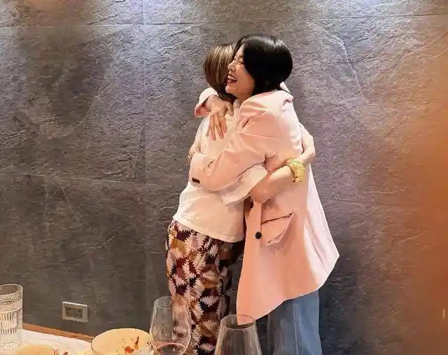 胡定欣疑似怀孕！恋爱一年闪嫁男友引热议