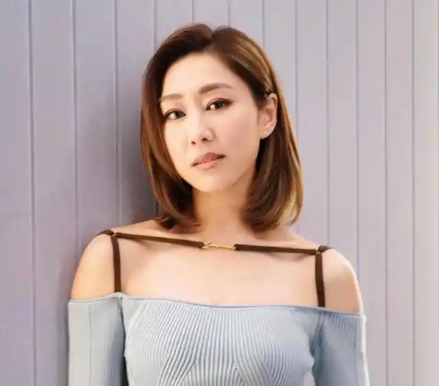 胡定欣疑似怀孕！恋爱一年闪嫁男友引热议