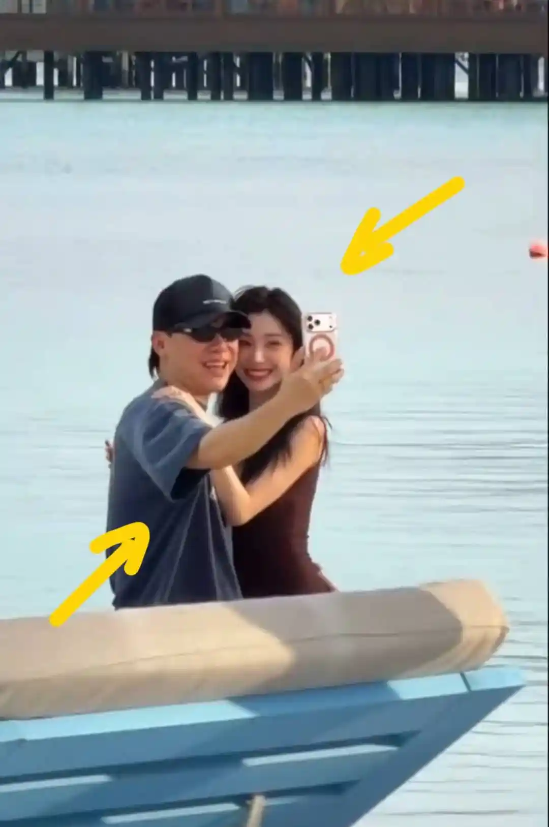 胡彦斌易梦玲马尔代夫密吻照曝光，偶像恋情再掀热议