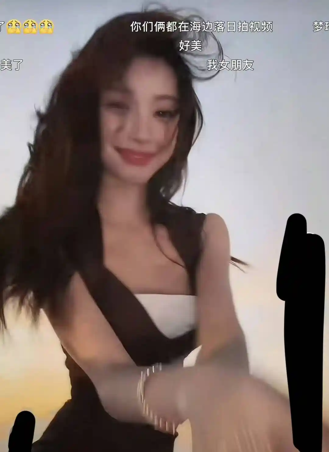 胡彦斌易梦玲马尔代夫密吻照曝光，偶像恋情再掀热议