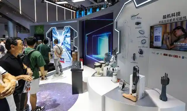 科技狂飙突进，基础研究亮红灯，生态重构重拳出击