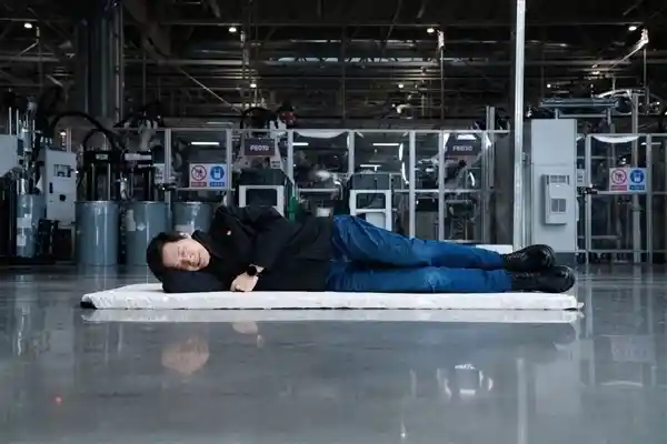 雷军：AI将重塑所有产业，小米汽车工厂检测效率飙升10倍