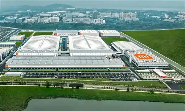 雷军：AI将重塑所有产业，小米汽车工厂检测效率飙升10倍