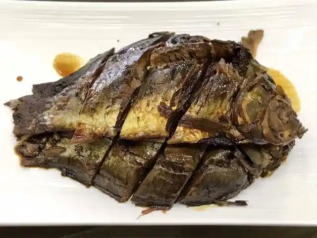 无骨鲫鱼秘技曝光！名厨揭秘鱼刺全消失的神奇做法