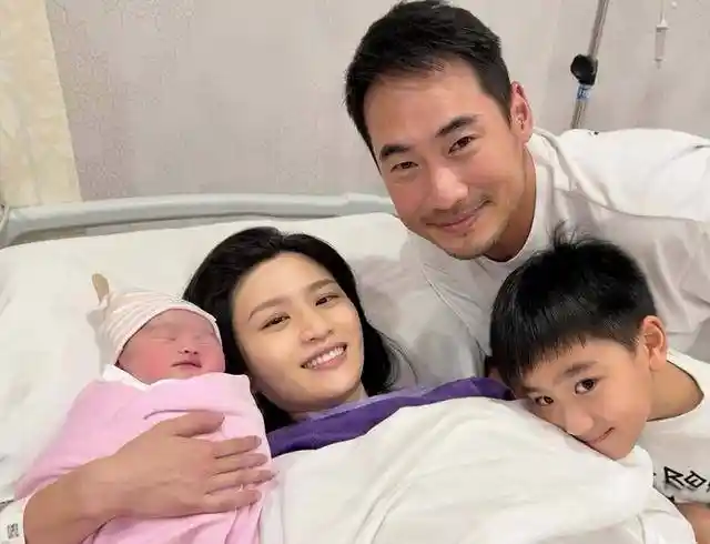 林芊妤剖腹诞女,孕期验血惊现染色体异常真相