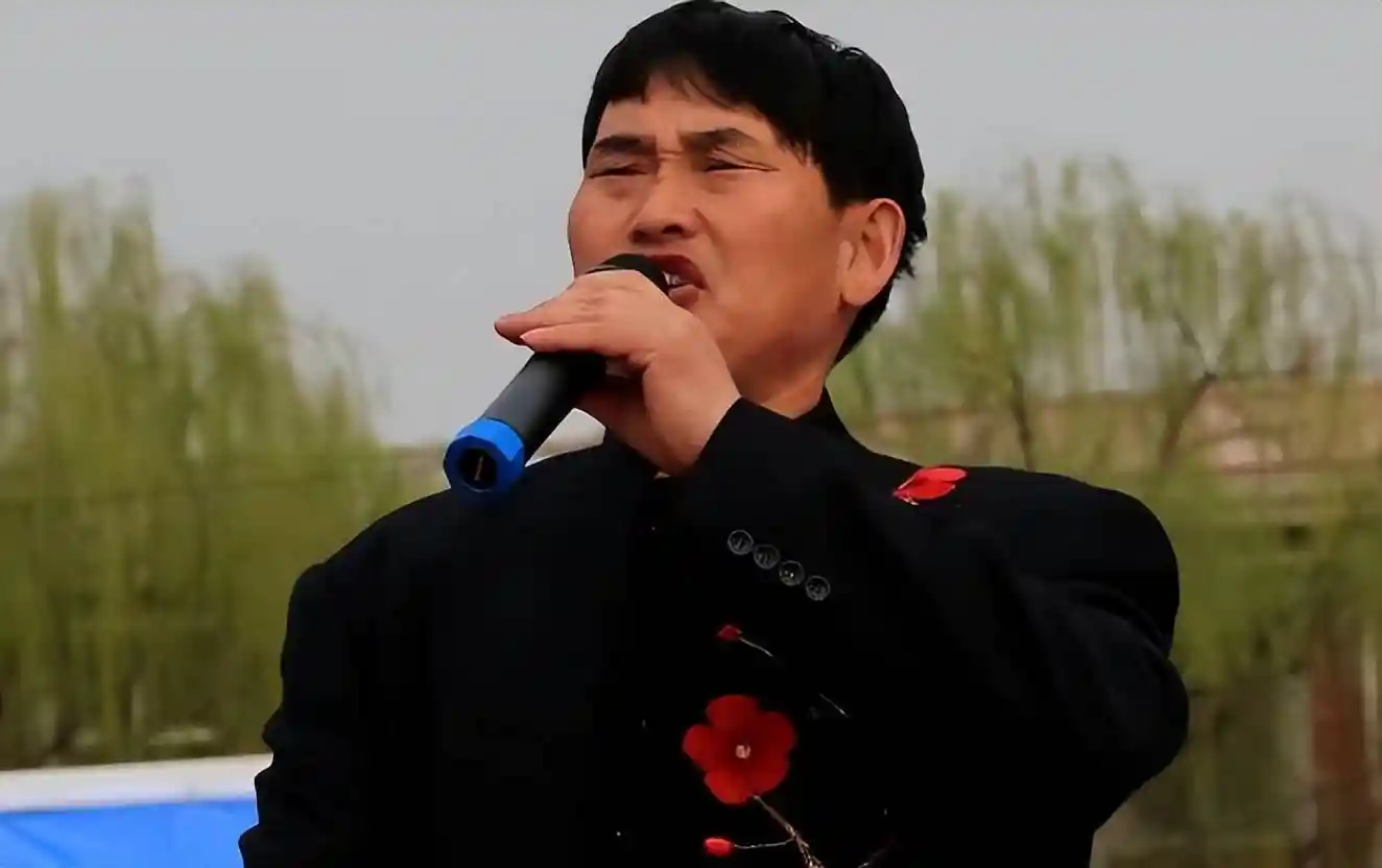 大衣哥喜讯背后的反转人生：前儿媳陈亚楠如何从富贵梦沦为舆论焦点