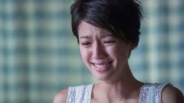 蔡思贝两年无戏可拍引关注，神秘贵人出手助她待嫁？