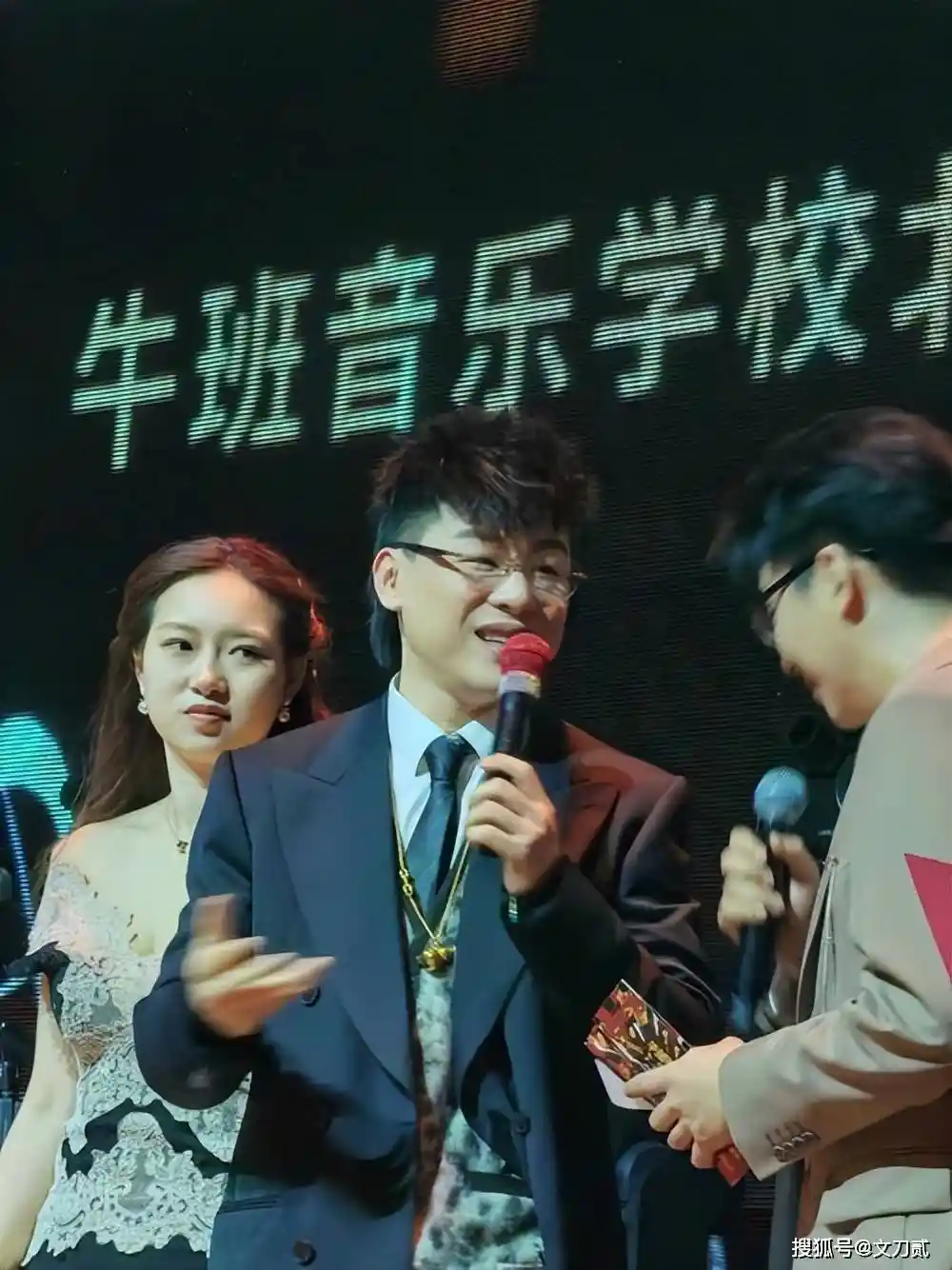 胡彦斌:从90小花到顶流男神,幸福背后的逆袭之路