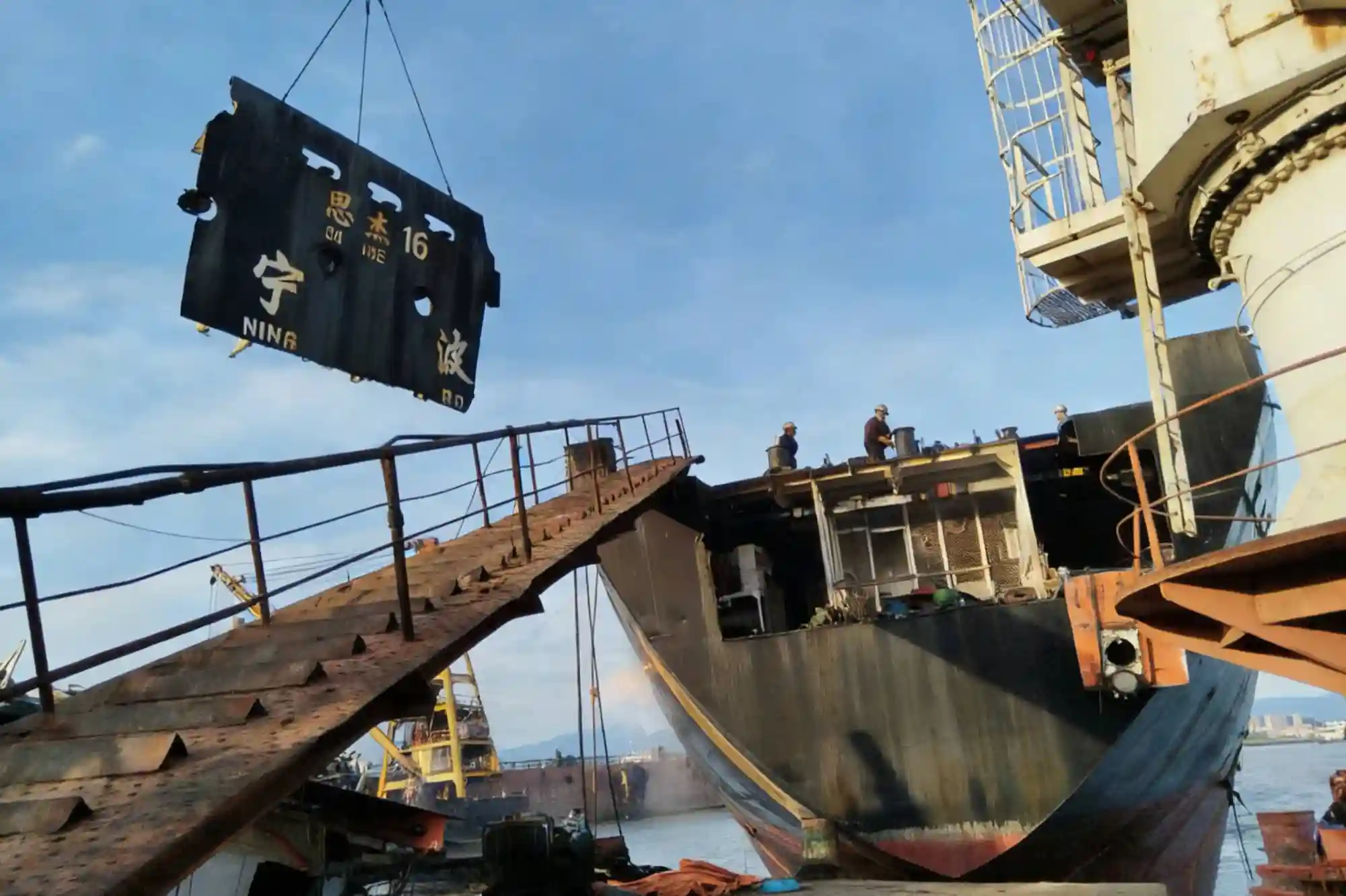 真金白银秒到账，航企换新船驶向绿色未来