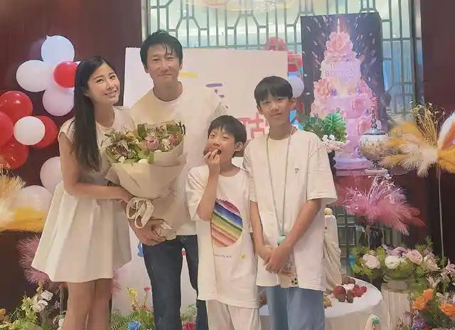 周家蔚洪天明夫妇骤迁深圳，港星家庭告别香港开启新篇章