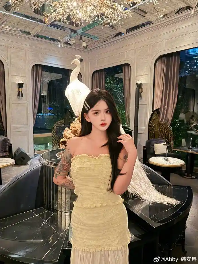 网红韩安冉大女儿网络搜索她，惊人反应引热议