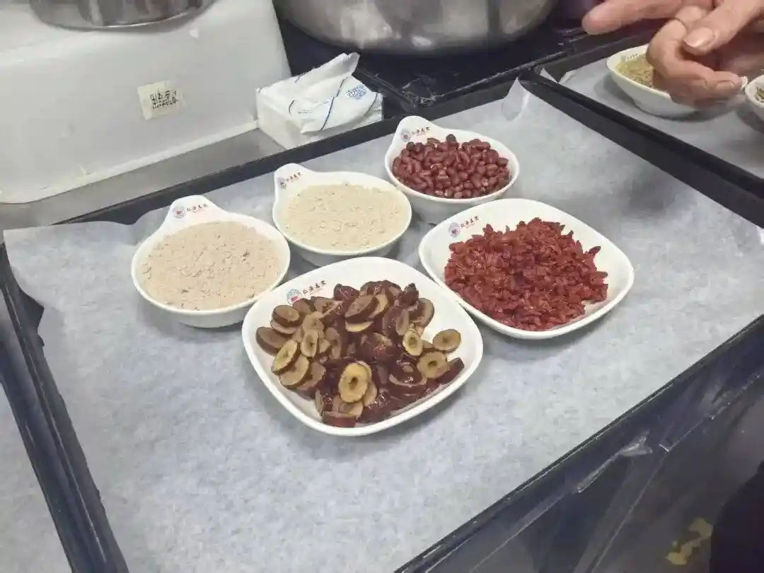 成都医院凌晨4点开烤箱！面包成抢手药膳？