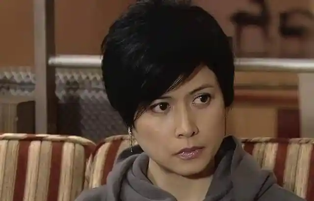 邵美琪被曝与神秘男子亲密互动，感情谜团再起？