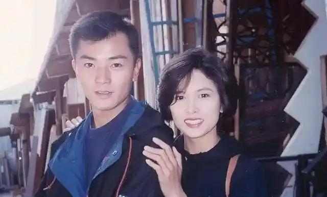 邵美琪亲密互动引热议,同性绯闻再掀舆论风暴