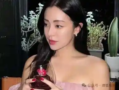 名媛圈惊现‘撩男高手’?她成贵妇眼中‘公敌’