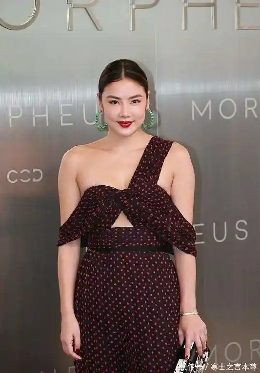 从黎明到富豪:她靠婚姻逆袭美国精英圈