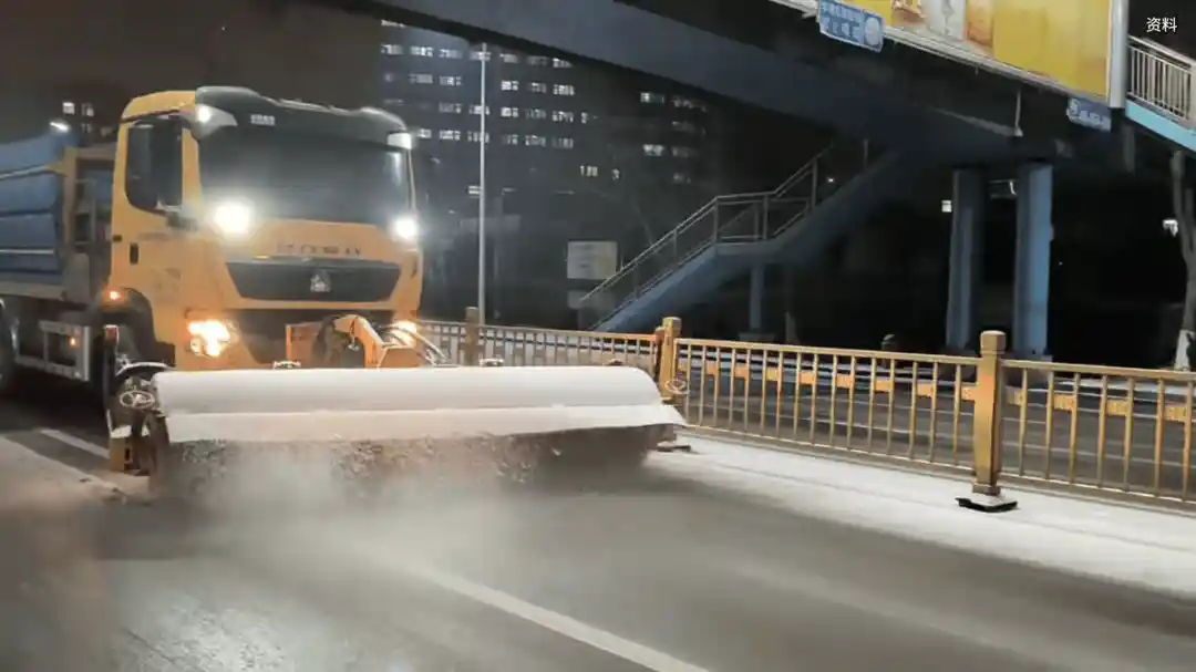 济南除雪新答卷:少撒盐,多护绿