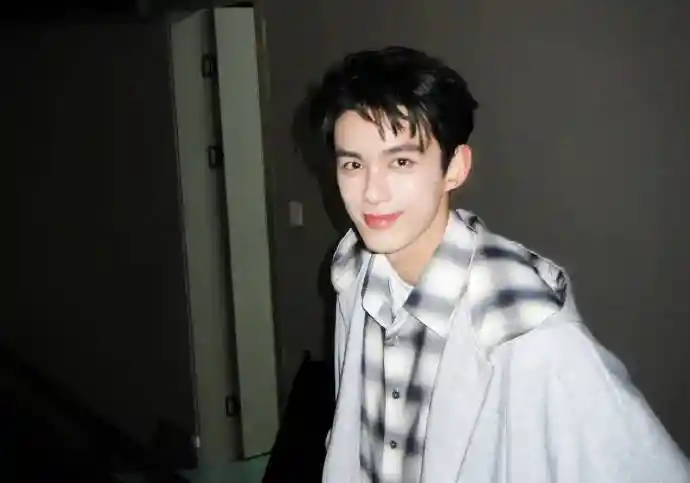 吴磊工作室紧急辟谣！白珊珊事件全链路澄清：零交集、零合作、零收费