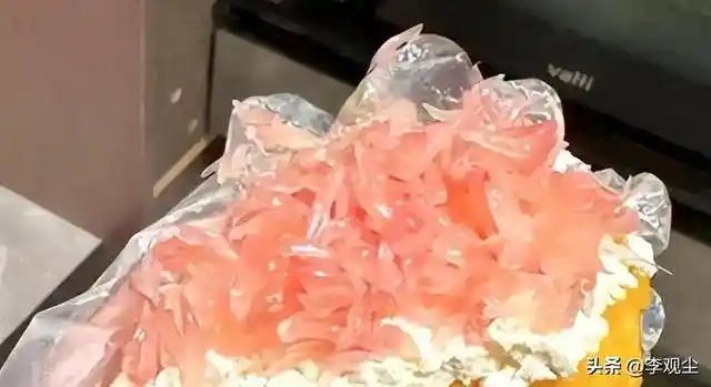 25万份/天！‘爆浆瀑布’糯米糍杀疯全网，店主日入过万却连夜删掉所有社交账号