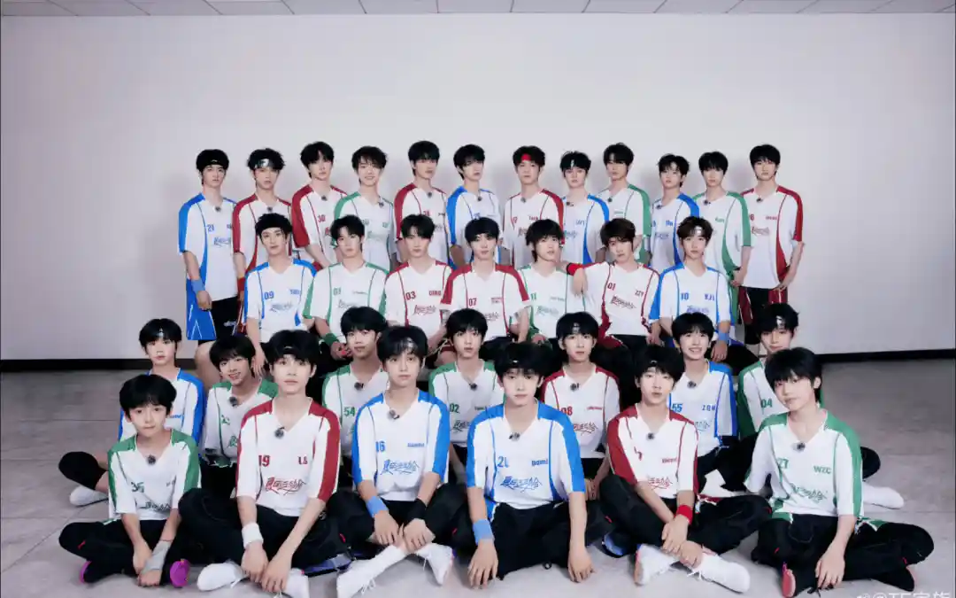 【2026.1.9】俞灏明爆炸事件再发酵？时代峰峻新星能否逆袭？《御赐小仵作2》重磅定档？歌手演唱会造型引热议？周星驰李小龙比伯同台？招商内幕曝光！