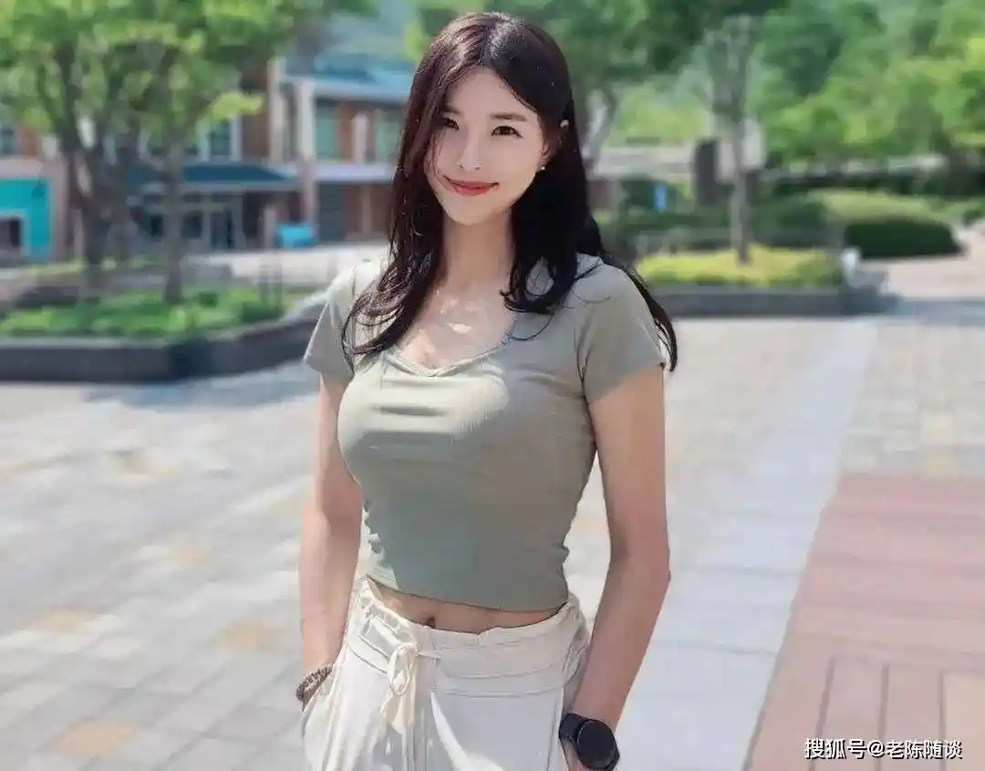 练瑜伽的她，会是你的理想伴侣吗？