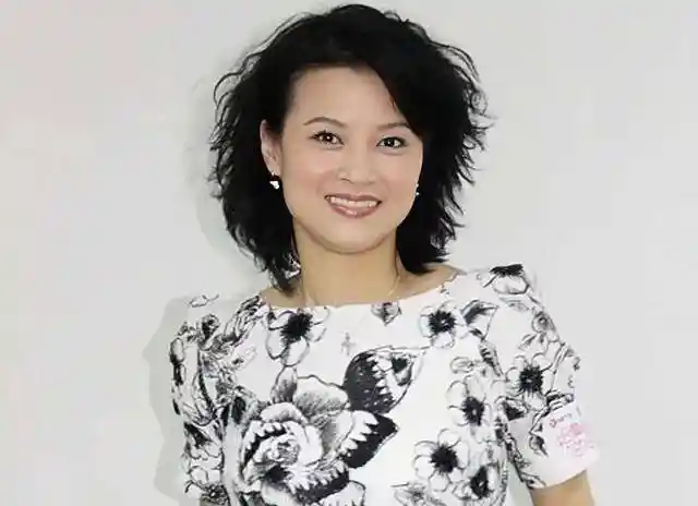 黎燕珊首晒男友正脸，黄昏恋引爆再婚憧憬热议