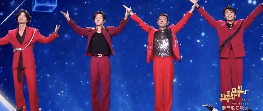 众星春晚撞脸大赏！王菲似潘虹，热巴圆润发福，蔡明演技过火引热议