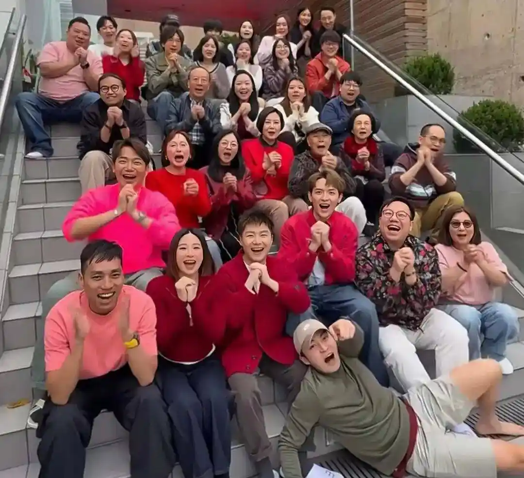 汪明荃豪宅迎新春，30位宾客云集！6000万海景豪宅爆棚年味