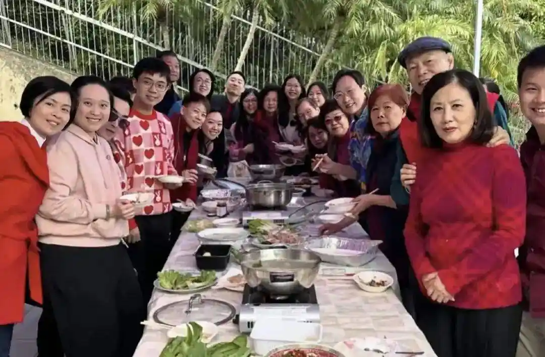 汪明荃豪宅迎新春，30位宾客云集！6000万海景豪宅爆棚年味