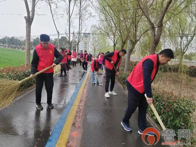 志愿红点亮生态绿 滕州官桥镇以雷锋精神守护绿水青山