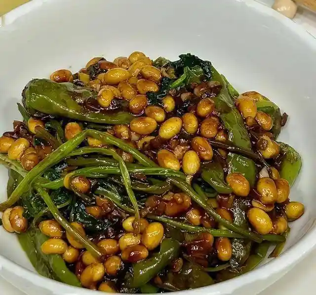 东北硬菜爆出圈！北方人爱不释手，南方人却直呼难以下咽？