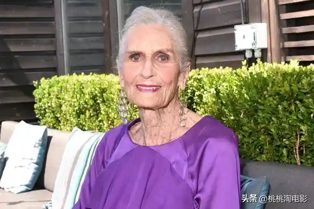 传奇谢幕！97岁冻龄超模达芙妮·塞尔夫辞世：70岁逆龄杀回T台，用一生定义美与力量