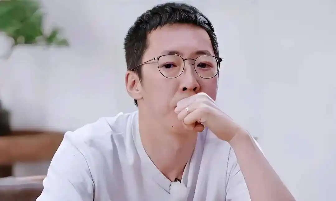 留几手微博突遭禁言！张雪峰‘离世梗’恶搞翻车引爆全网，舆论风暴直指玩梗边界