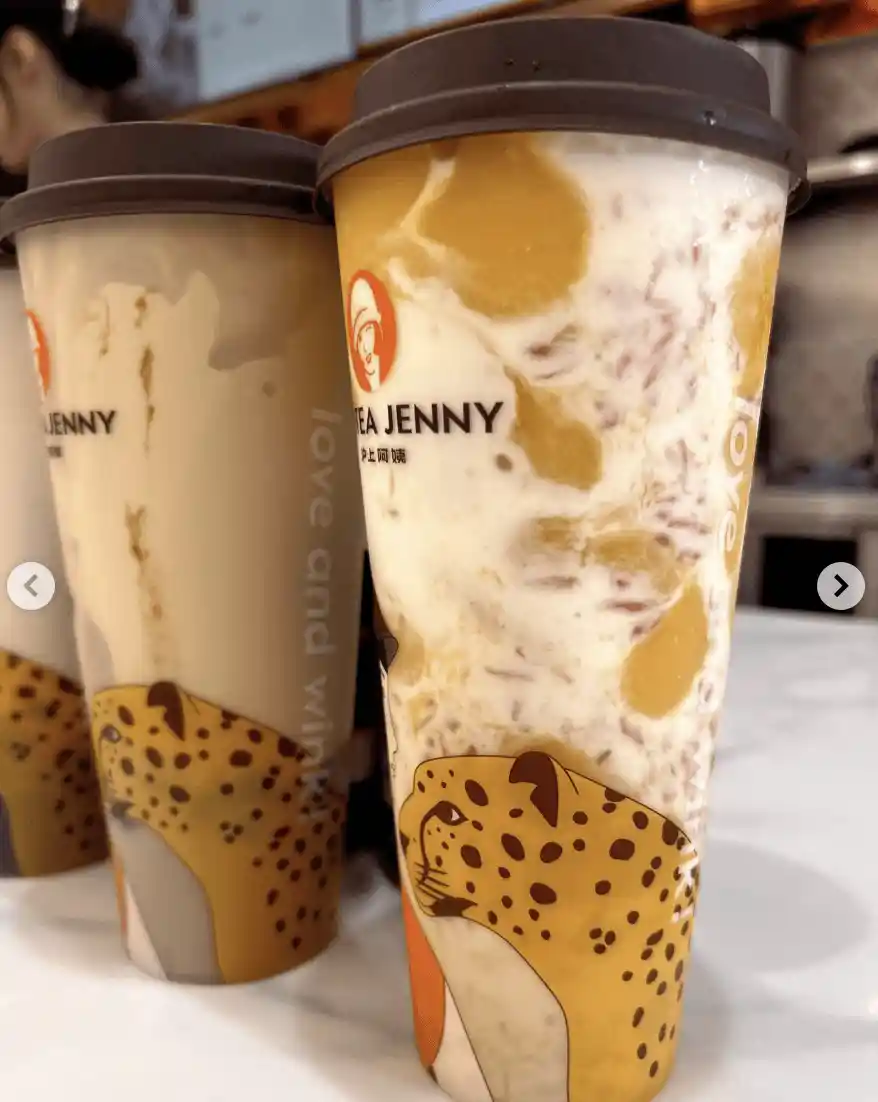 沪上阿姨空降尔湾，奶茶大战升级！排队两小时成常态？