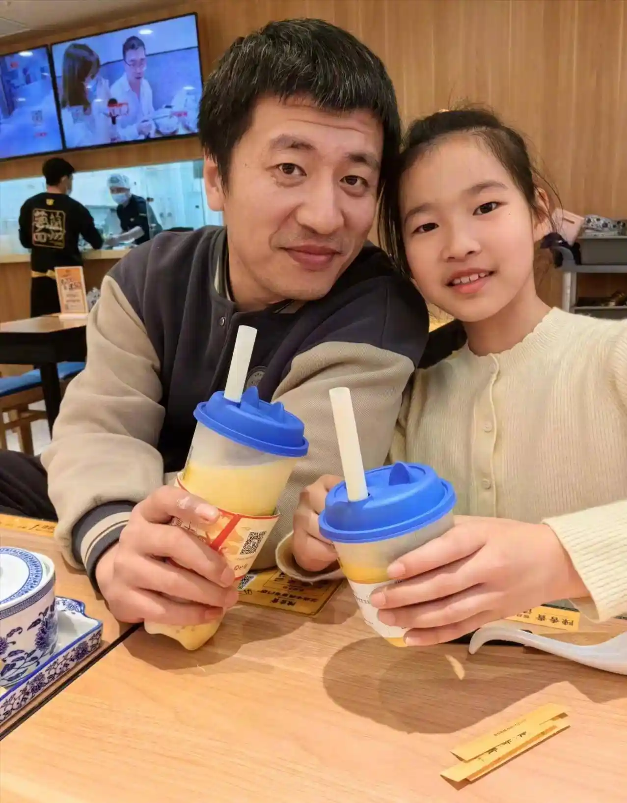 张雪峰前妻身份曝光，离婚六年仍低调，女儿名字引关注