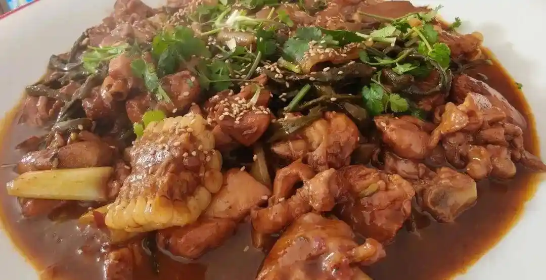 新疆与河南相隔千里，大盘鸡为何在河南火出圈？网友：热干面早上也太抢手！