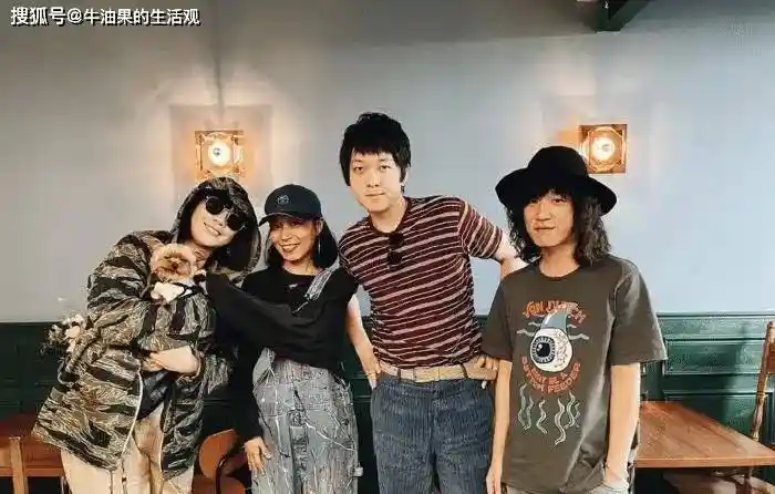 马思纯张哲轩分手引爆热搜：恋爱脑背后藏着什么？