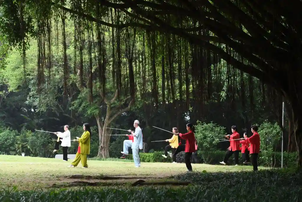 四季常春城，四月天里全年绽放