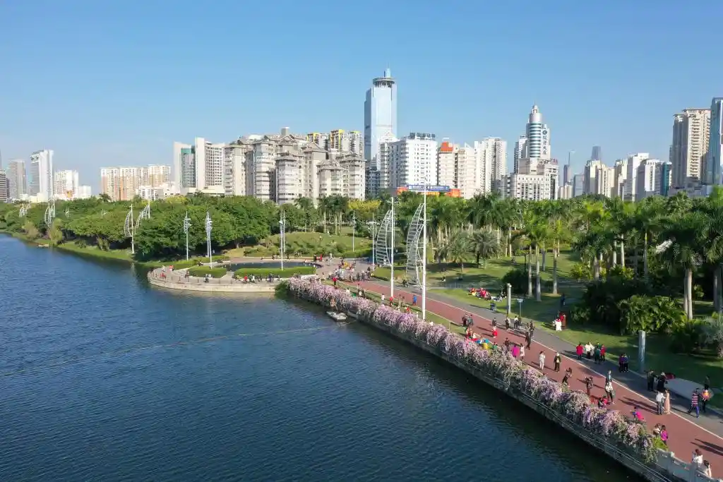 四季常春城，四月天里全年绽放