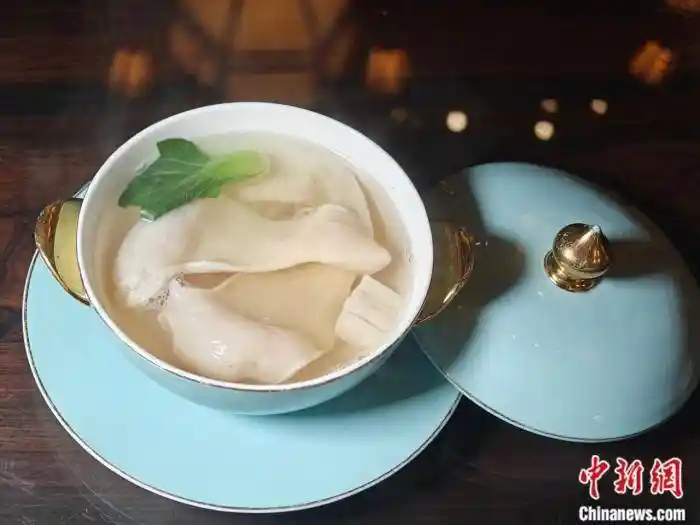 山海之味惊艳北京！郑丽文点赞福州名菜鸡汤汆海蚌