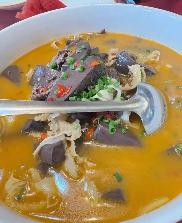 湖南新化20年老店土菜惊艳来袭，这道扎菜汤汁鲜到掉眉！