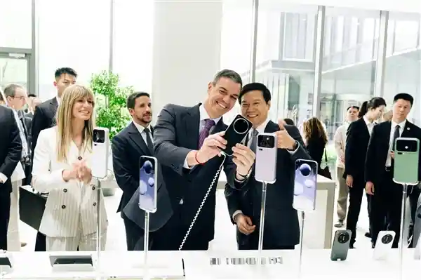 西班牙首相力挺小米汽车，雷军亲述续航成关注焦点