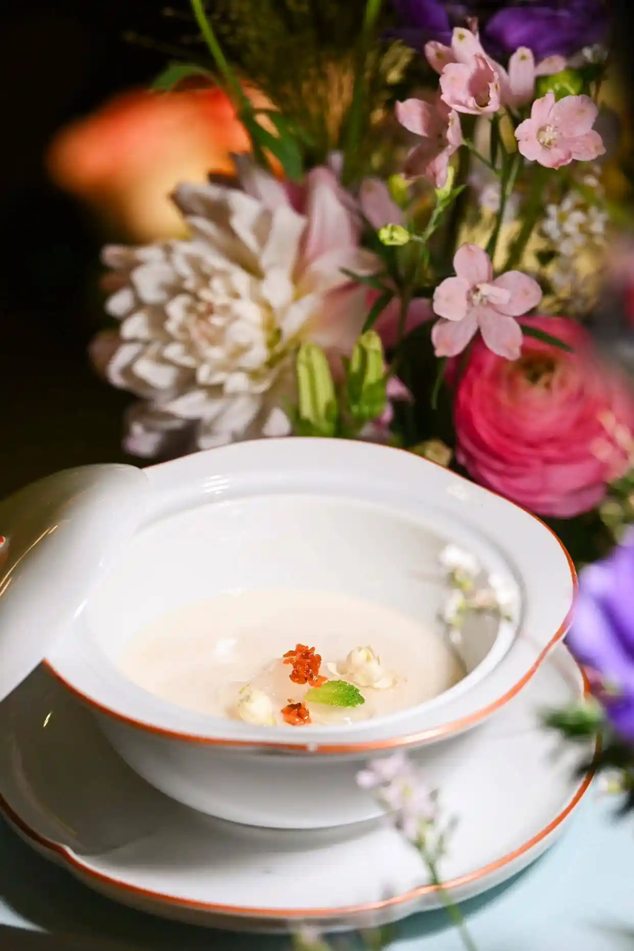 米其林新星引爆沪苏浙，北京食客狂奔中国大饭店吃花记