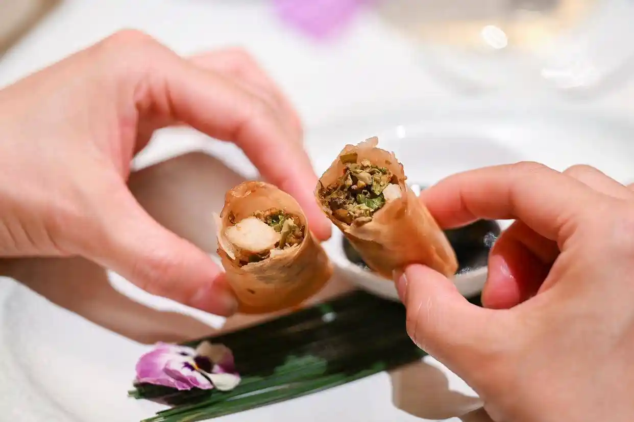 米其林新星引爆沪苏浙，北京食客狂奔中国大饭店吃花记