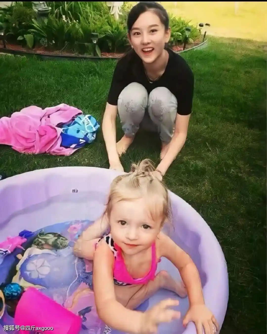 宋祖儿车内惊现男粉求婚，拦车门事件引热议，女粉丝怒斥有病