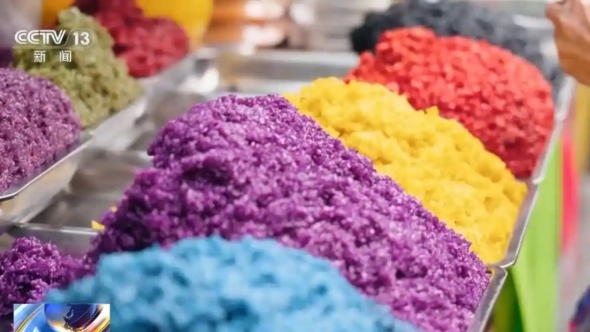 春日限定彩虹食光！驻马店福安五色糯米饭、鼠曲糍、马蹄馓子组团出圈，舌尖上的清明风潮引爆打卡热潮