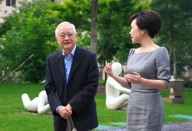 叶蓉51岁隐退幕后，女儿颜值惊人似当年主持女王