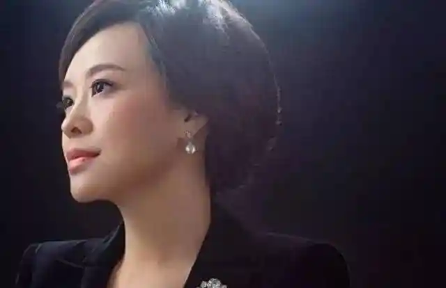 叶蓉51岁隐退幕后,女儿颜值惊人似当年主持女王